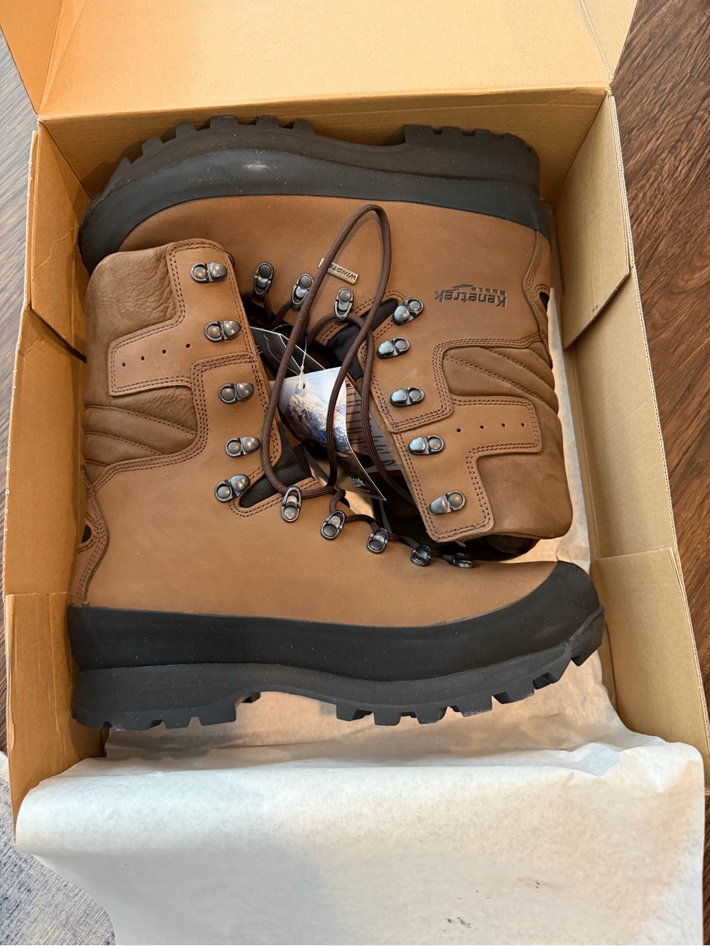 Kenetrek mountain extreme boots. Brand new